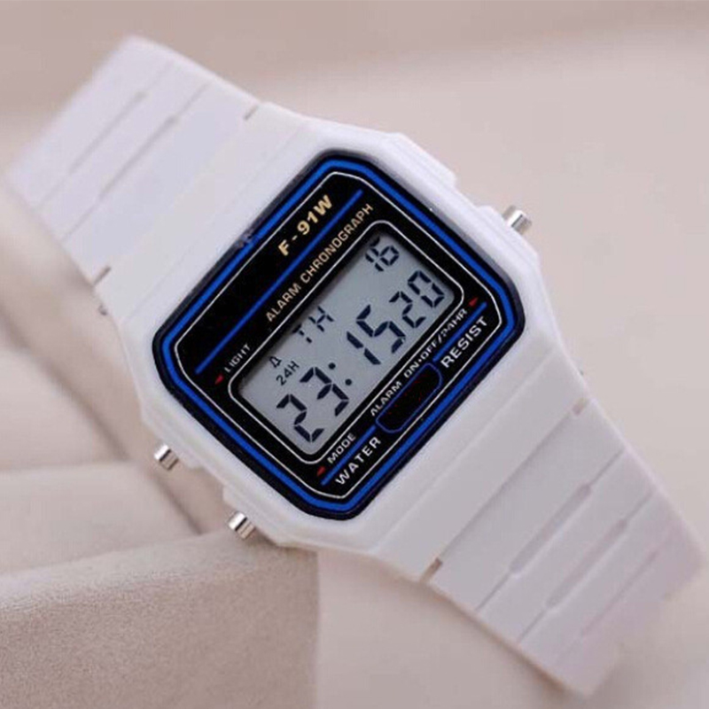 トップブランドのファッションメンズ腕時計スポーツ小さな正方形 - Diy Electronics Watch のレビューと価格